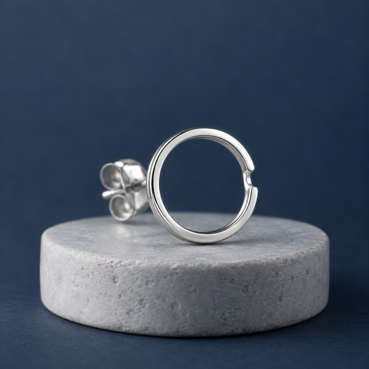 Open Eclipse Stud (Single)
